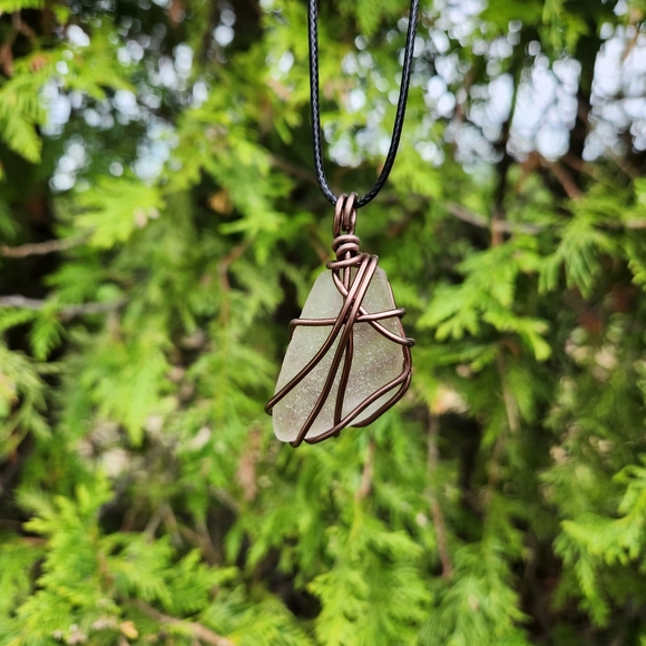 Handmade beach glass necklace - Picture 2 of 3